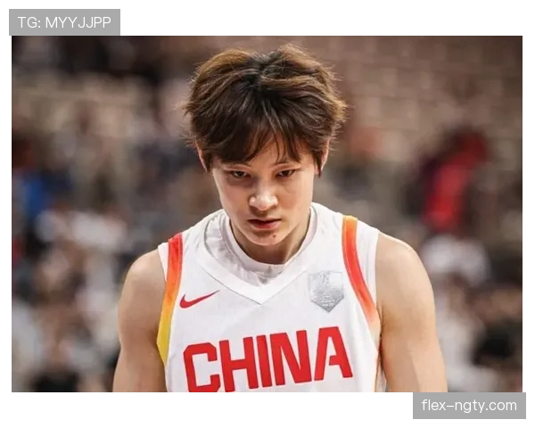 杨力维打球那架势，场上拼命，场下花光月薪果然不是盖的！